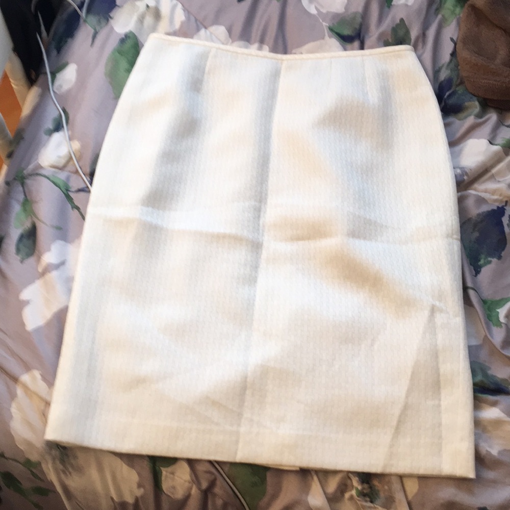 Patterned Ivory Skirt!! - image 1